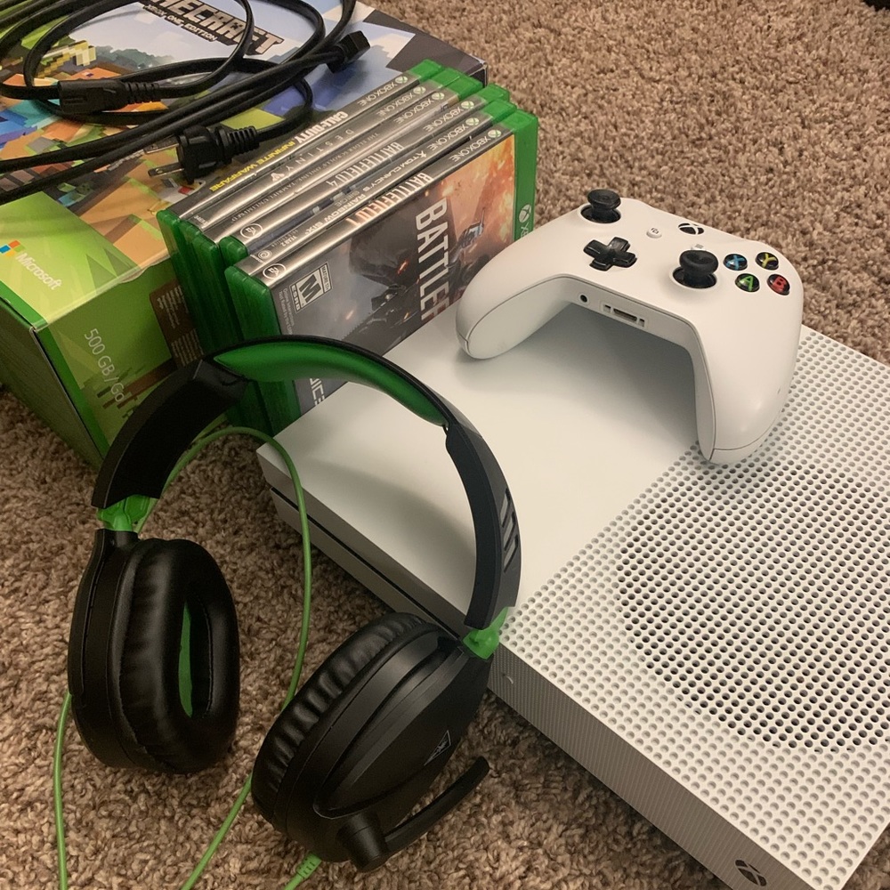 Xbox one S Minecraft edition